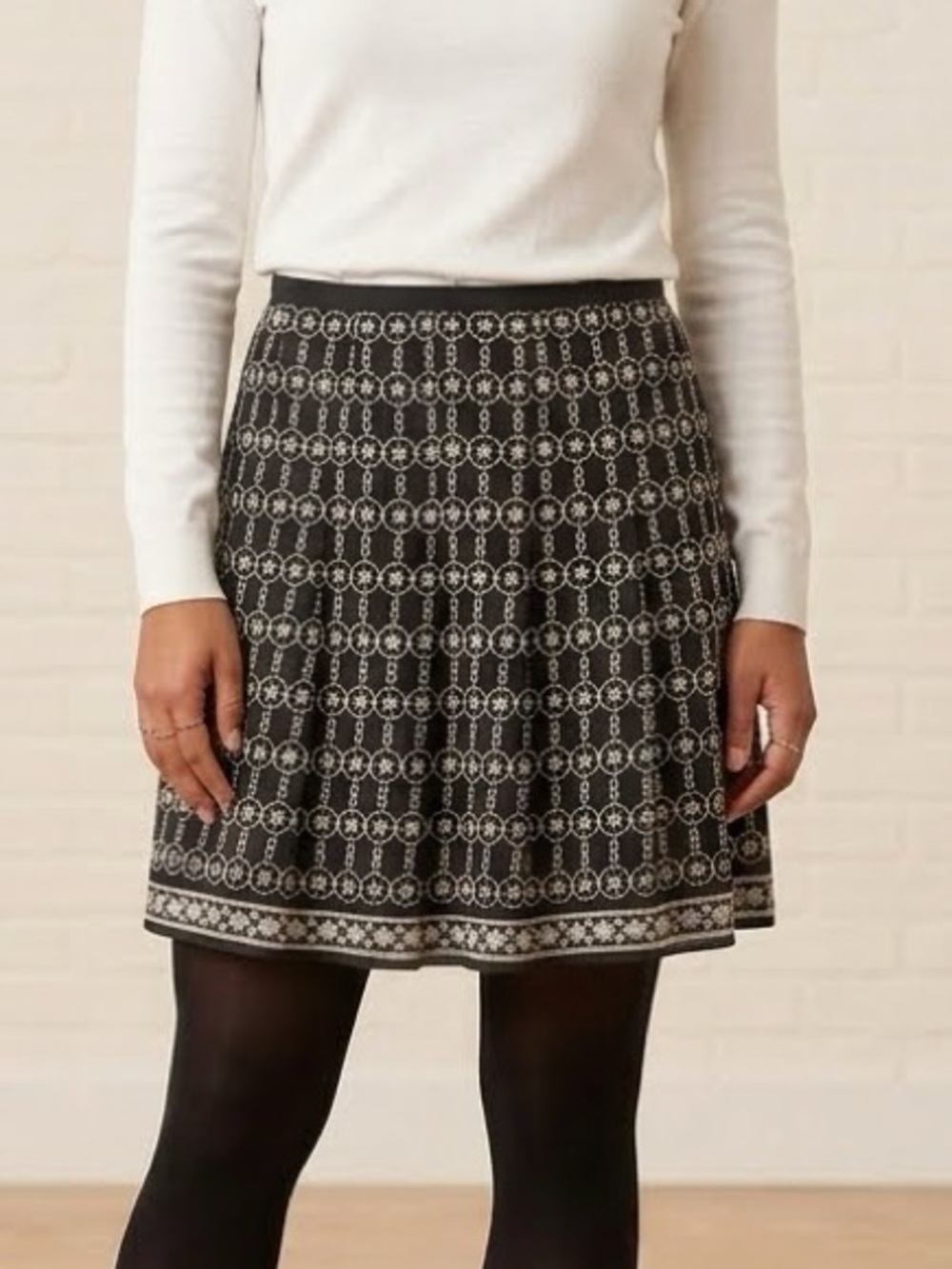 NWT Max Studio Embroidered Pleated Skirt Black & Cream 100% Cotton Size 6